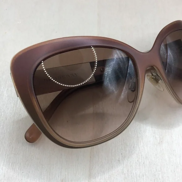 Burberry Sunglasses B 3088 Gradient Oversized Cat Eye - Picture 2 of 9
